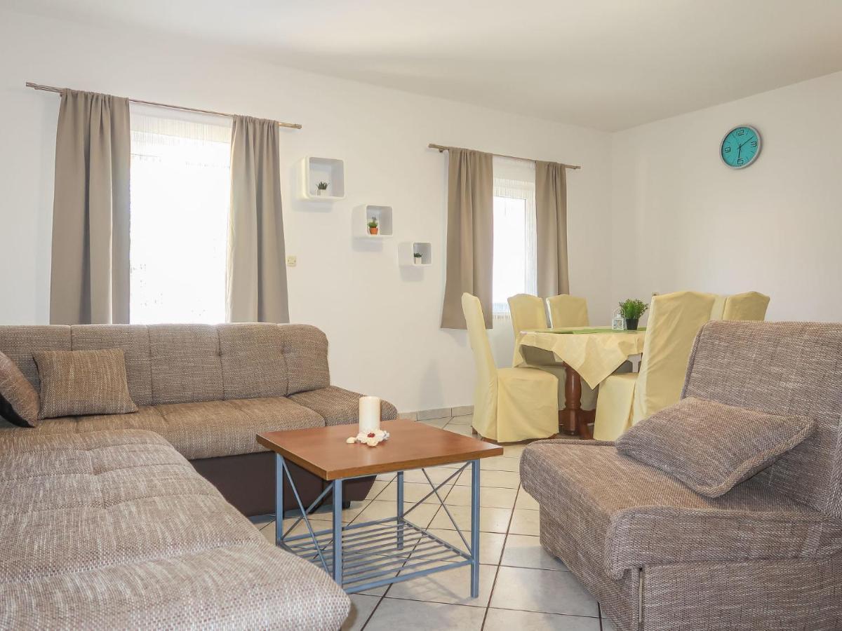 Holiday Home Domagoj - Mlk320 By Interhome Malinska Kültér fotó