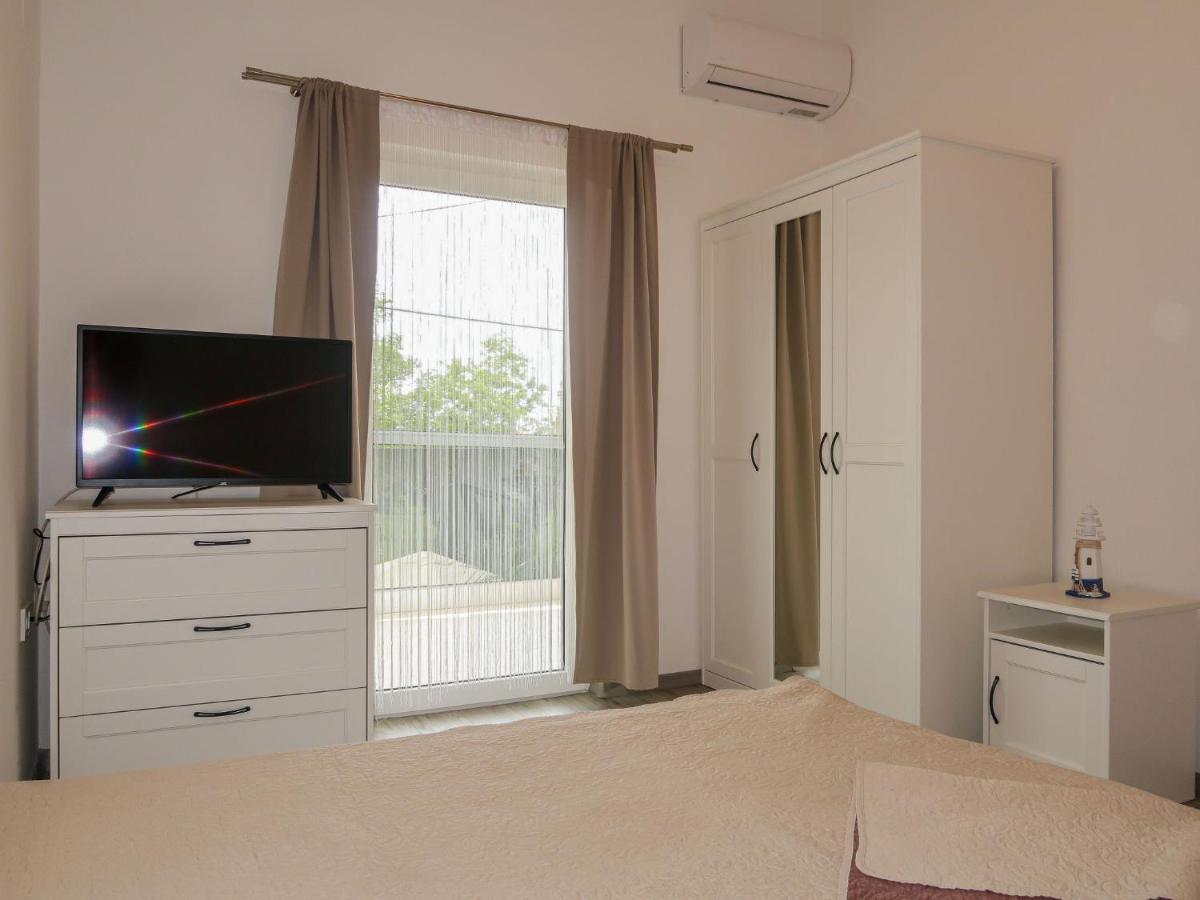 Holiday Home Domagoj - Mlk320 By Interhome Malinska Kültér fotó